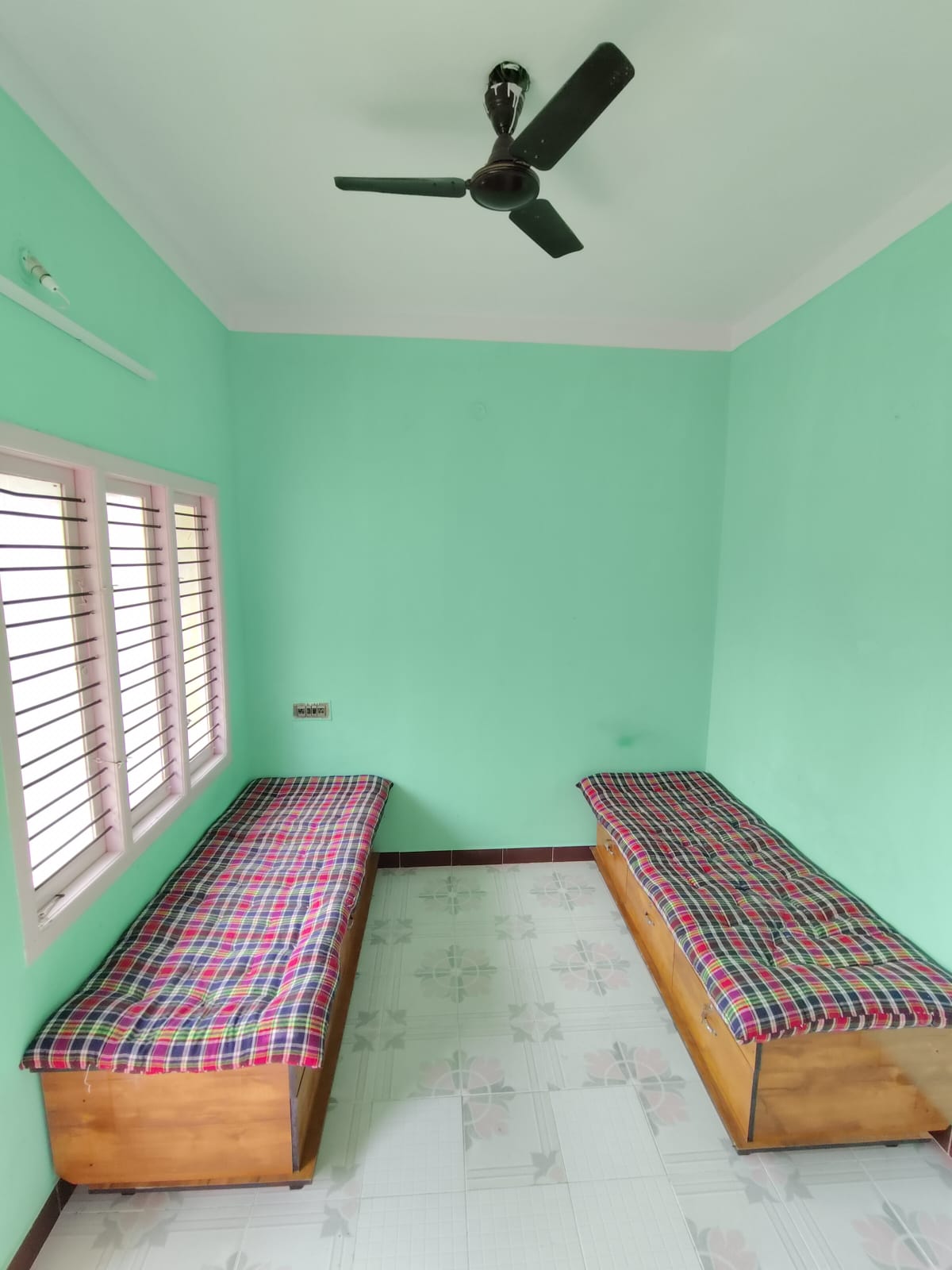SRL PG bedroom 2 Sharing